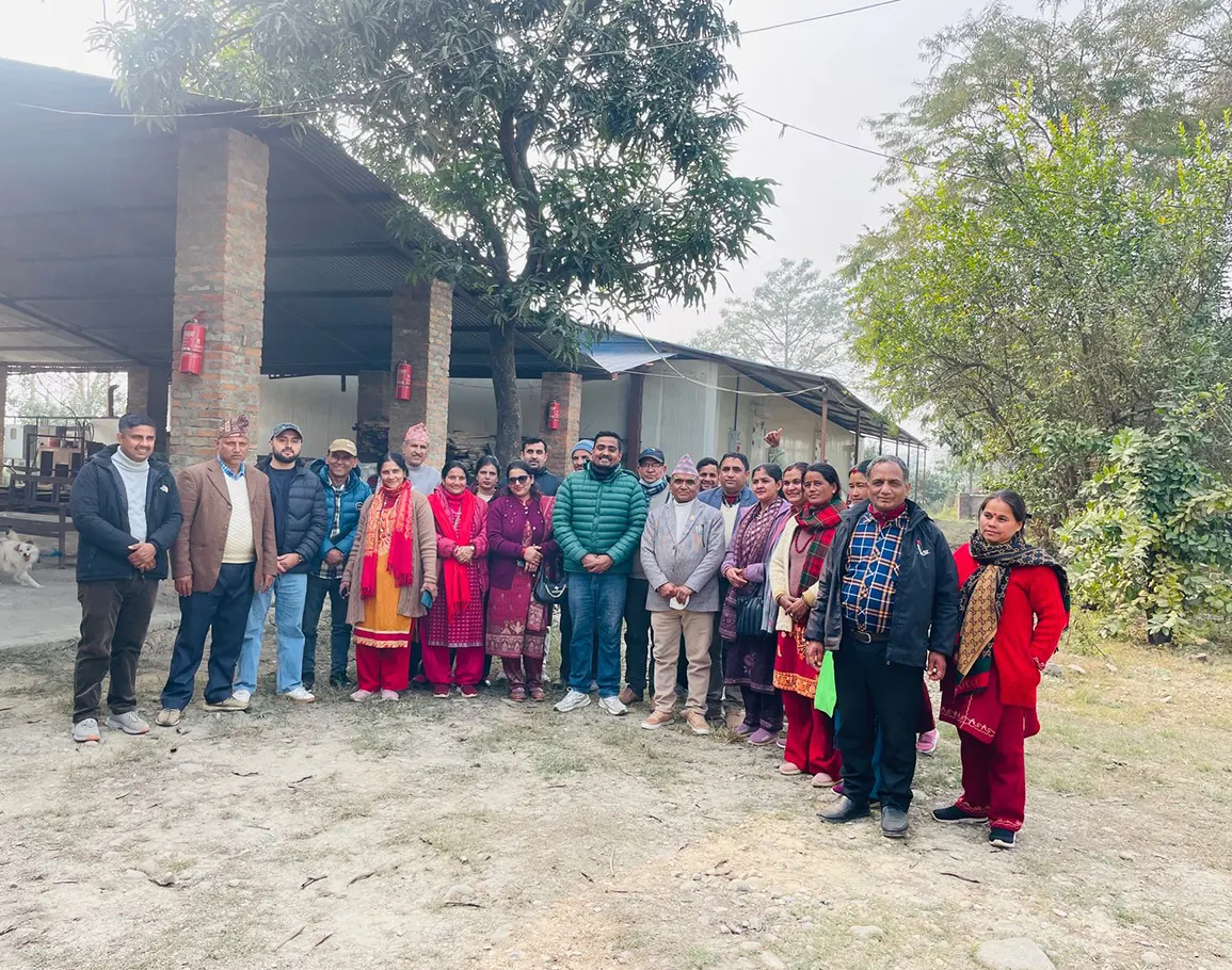 समितिद्वारा किसानको खेति अनुगमन।